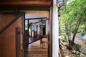 Tree-house Hotel Morinosubako