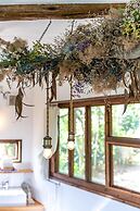 Tree-house Hotel Morinosubako