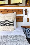 Tree-house Hotel Morinosubako