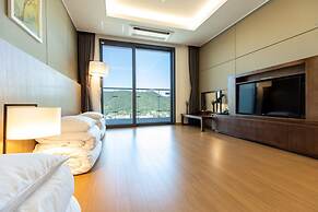 Ramada Plaza by Wyndham Dolsan Yeosu