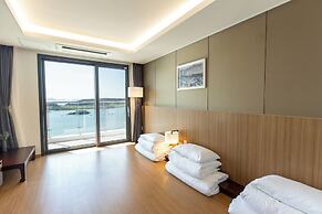 Ramada Plaza by Wyndham Dolsan Yeosu