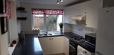 Lunas Cottage - Grove Road Cottages