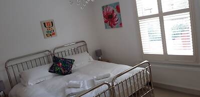 Lunas Cottage - Grove Road Cottages