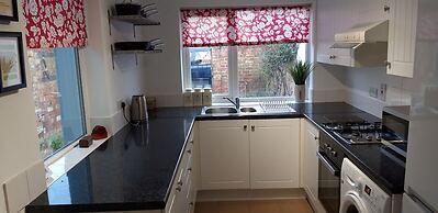 Lunas Cottage - Grove Road Cottages