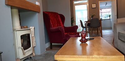 Lunas Cottage - Grove Road Cottages