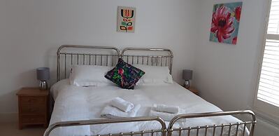 Lunas Cottage - Grove Road Cottages