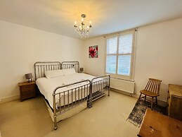 Lunas Cottage - Grove Road Cottages