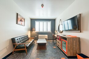 Hotel Lexen - Newhall