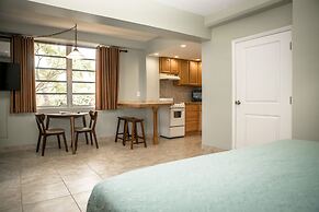 Ragged Edge Resort & Marina