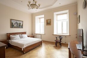 City of Rivers Admiralteyskaya 10