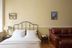 City of Rivers Admiralteyskaya 10