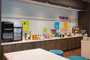 Tru by Hilton Fort Lauderdale Downtown