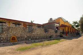 OYO Hotel Villas De San Miguel Media Luna
