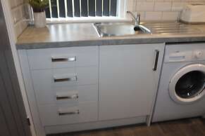 Albert Luxury Hottub and Jacuzzi Apartments