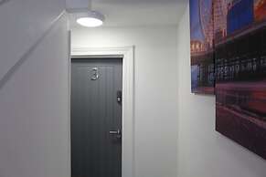 Albert Luxury Hottub and Jacuzzi Apartments