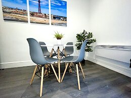 Albert Luxury Hottub and Jacuzzi Apartments