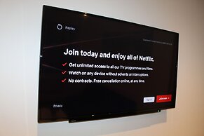 Albert Luxury Hottub and Jacuzzi Apartments