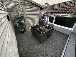 Albert Luxury Hottub and Jacuzzi Apartments