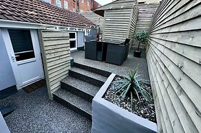 Albert Luxury Hottub and Jacuzzi Apartments