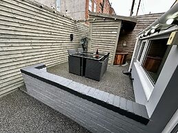 Albert Luxury Hottub and Jacuzzi Apartments