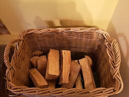 Claymires Bothy Cottage Nr Loch Lomond & Stirling