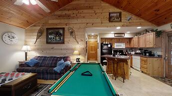 3 Bears One-Level Open Floor Plan Cabin with Pool Table by RedAwning