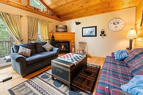 3 Bears One-Level Open Floor Plan Cabin with Pool Table by RedAwning