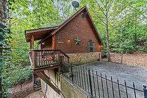 3 Bears One-Level Open Floor Plan Cabin with Pool Table by RedAwning
