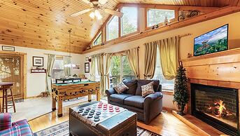 3 Bears One-Level Open Floor Plan Cabin with Pool Table by RedAwning