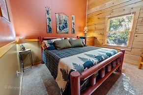 Karen's 2 Bedroom Cabin by RedAwning