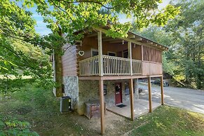 Karen's 2 Bedroom Cabin by RedAwning