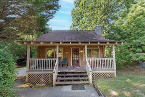 Karen's 2 Bedroom Cabin by RedAwning
