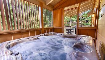 Karen's 2 Bedroom Cabin by RedAwning