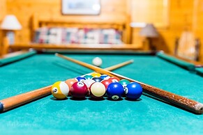 Karen's 2 Bedroom Cabin by RedAwning