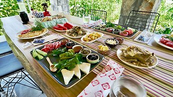 Dedehan Retreat Otel