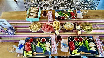 Dedehan Retreat Otel