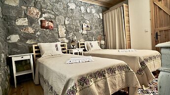 Dedehan Retreat Otel