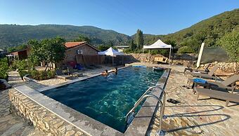 Dedehan Retreat Otel