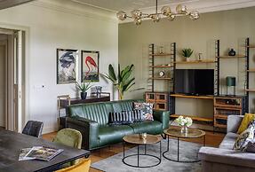 MN6 Luxury Suites by Adrez Living