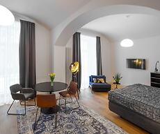 MN6 Luxury Suites by Adrez Living