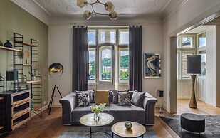 MN6 Luxury Suites by Adrez Living