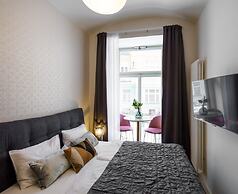 MN6 Luxury Suites by Adrez Living