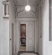 MN6 Luxury Suites by Adrez Living