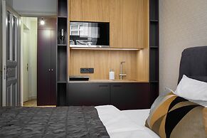 MN6 Luxury Suites by Adrez Living