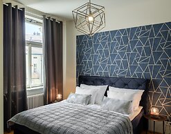 MN6 Luxury Suites by Adrez Living