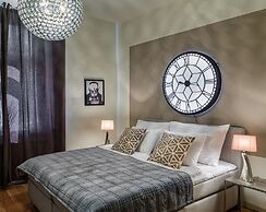 MN6 Luxury Suites by Adrez Living