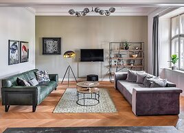 MN6 Luxury Suites by Adrez Living