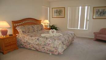 Ref 27 Modern 6 Bed Villa Lake and Golf View Private Pool