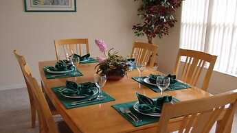 Ref 27 Modern 6 Bed Villa Lake and Golf View Private Pool