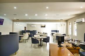 Kavia Meoqui Hotel & Suites